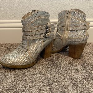 Western Rhinestone boots- 7.5